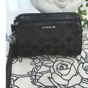 Coach Black Signature C Double Zip Wristlet. Black luxury 8x4.5 in minimalist